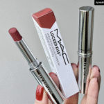 Son MAC Locked Kiss 24HR Lipstick 69 Sophistry – Màu Nâu Đỏ